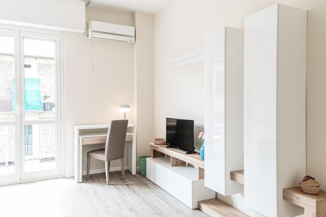 Lovely Suite With Private Parking In קומו מראה חיצוני תמונה