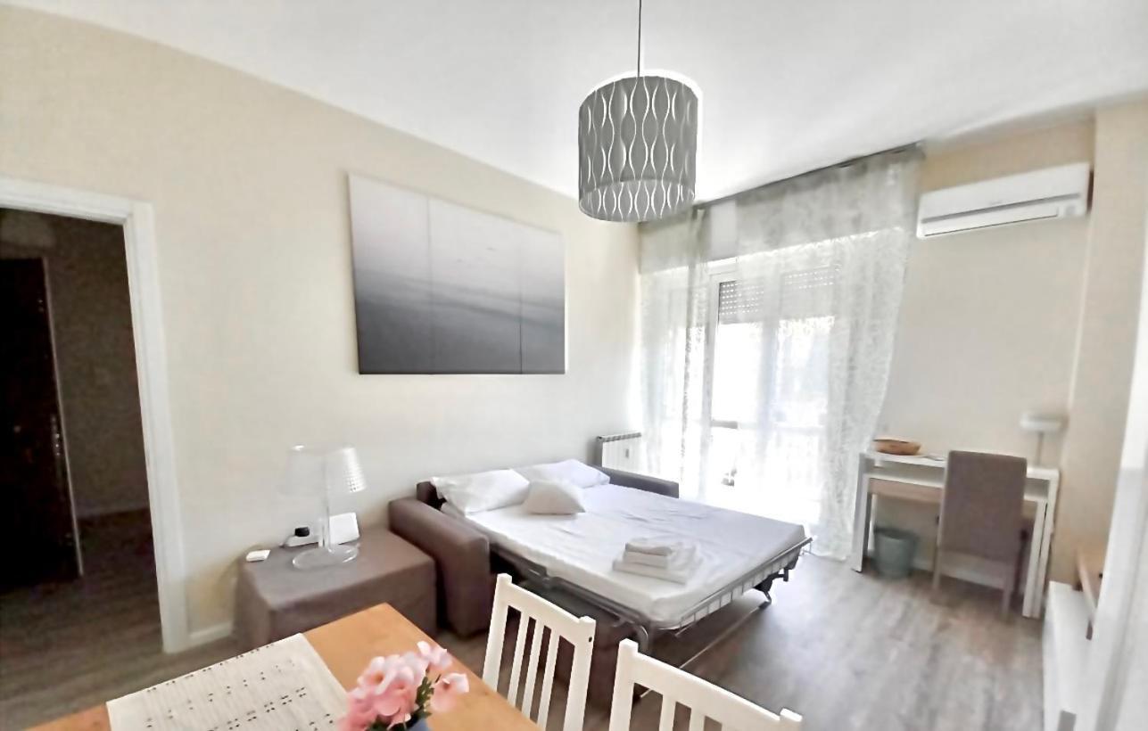 Lovely Suite With Private Parking In קומו מראה חיצוני תמונה